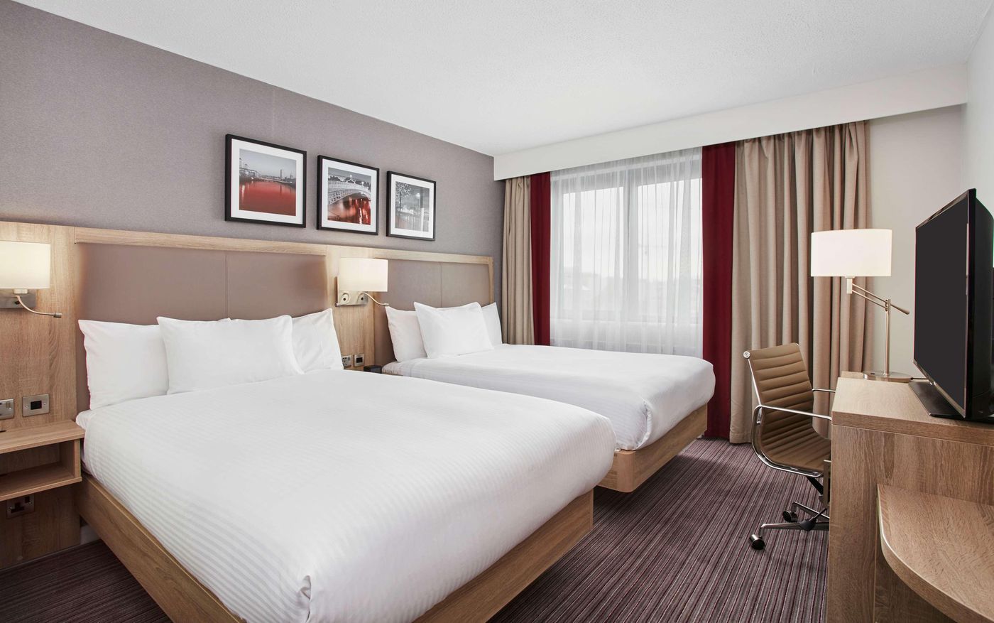 Hilton-Garden-Inn-Dublin-City-Centre-Room-8
