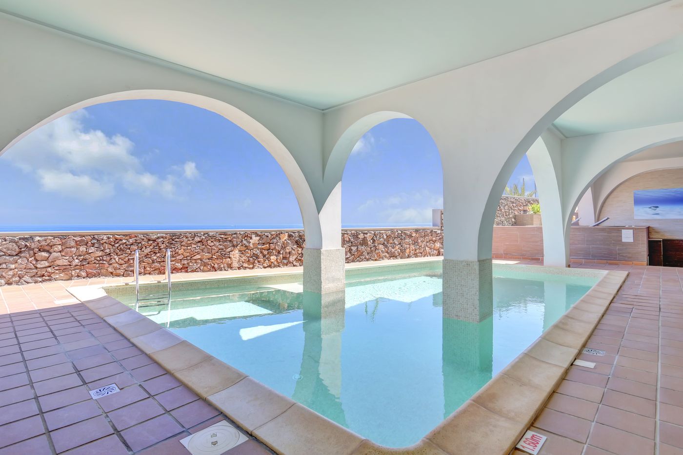 Apartamentos-Atalaya-de-Jand-a-by-LIVVO-Pool-30