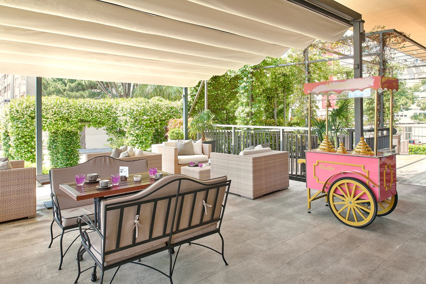 Dioklecijan-Hotel---Residence-Bar-32