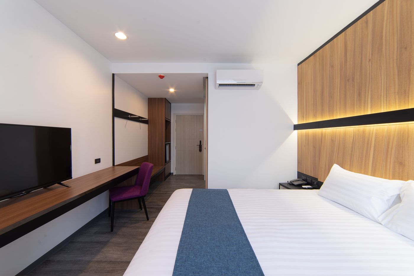 Gate43-Airport-Hotel-Room-24