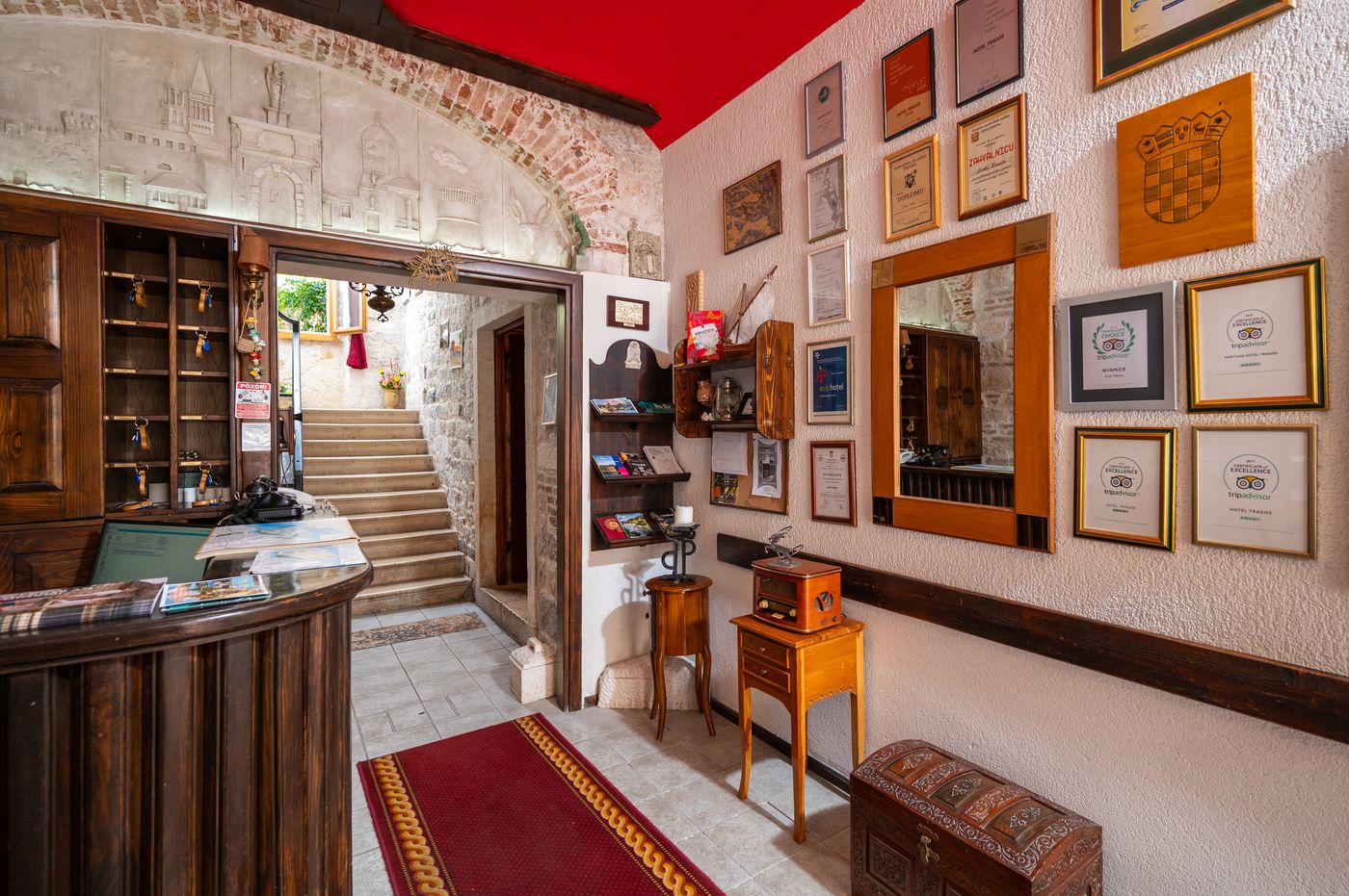 HOTEL-TRAGOS-Lobby-44