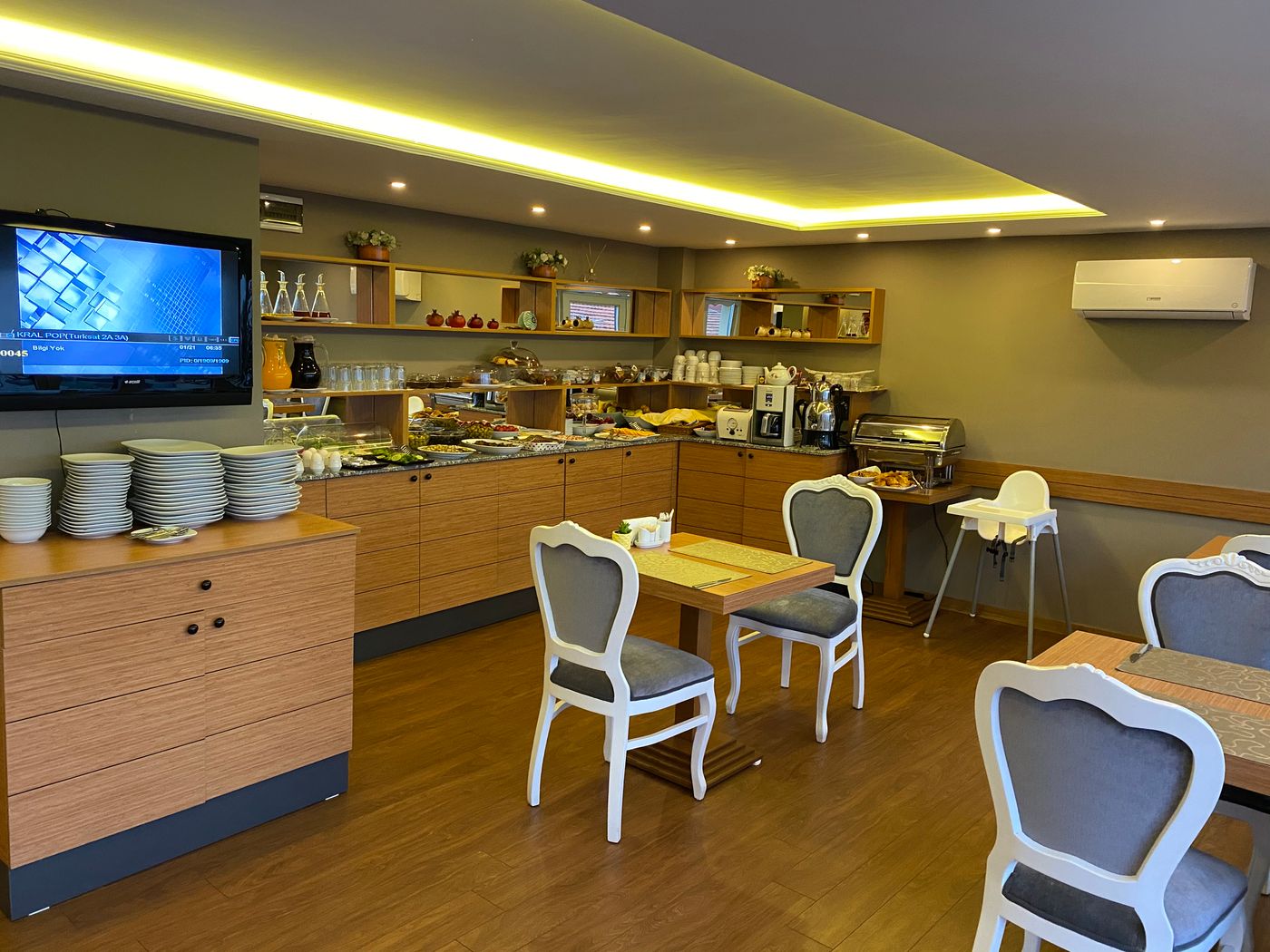 Muyan-Suites-Lobby-11