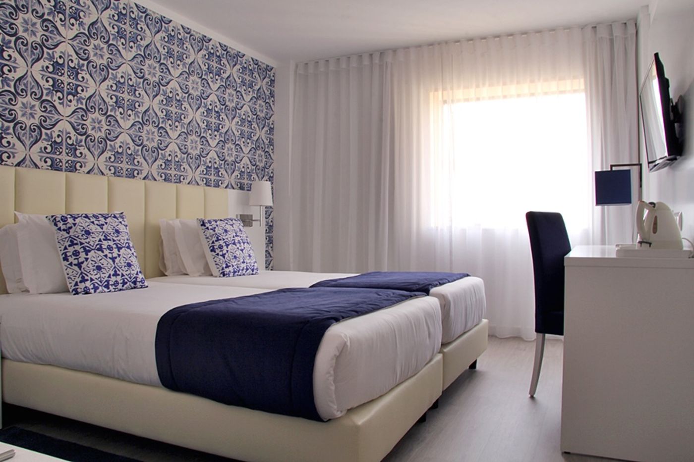 Masa Hotel Almirante-Portugal-LISBOA-Room-5