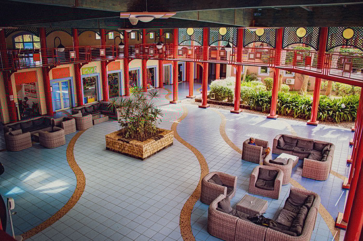 Vila-Do-Farol-Lobby-33