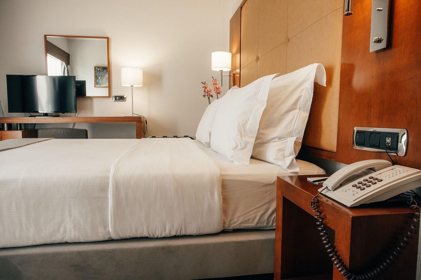 Dom-Carlos-Liberty-Room-17