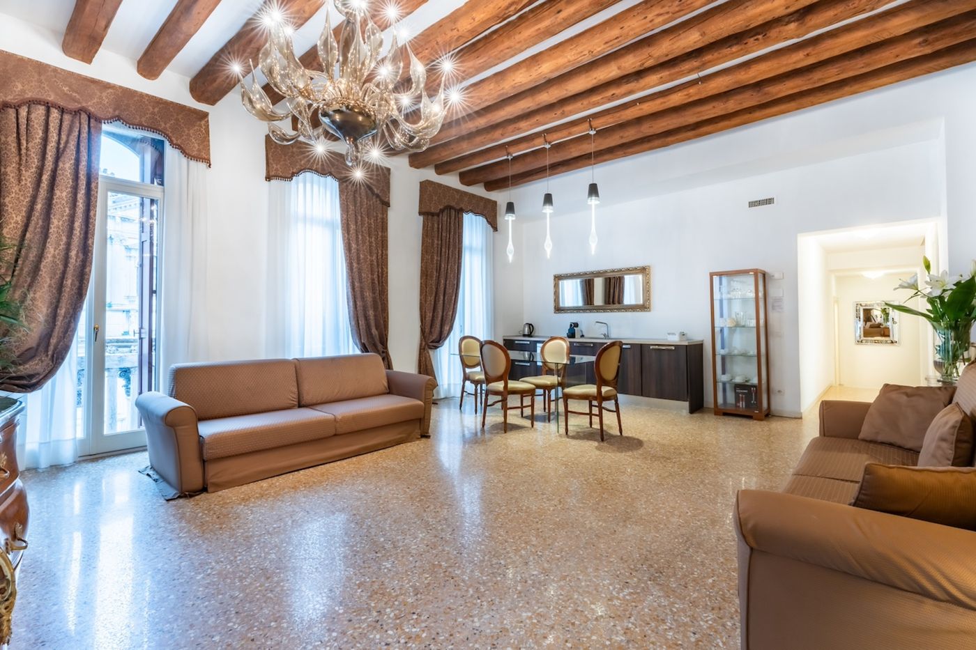 San-Teodoro-Palace----Luxury-Apartments-Room-22