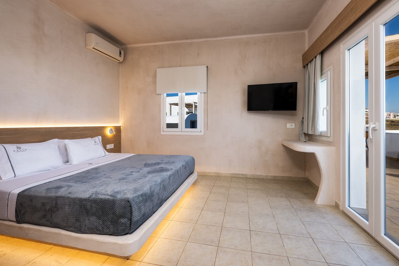 Aelia-Luxury-Suites-Room-17