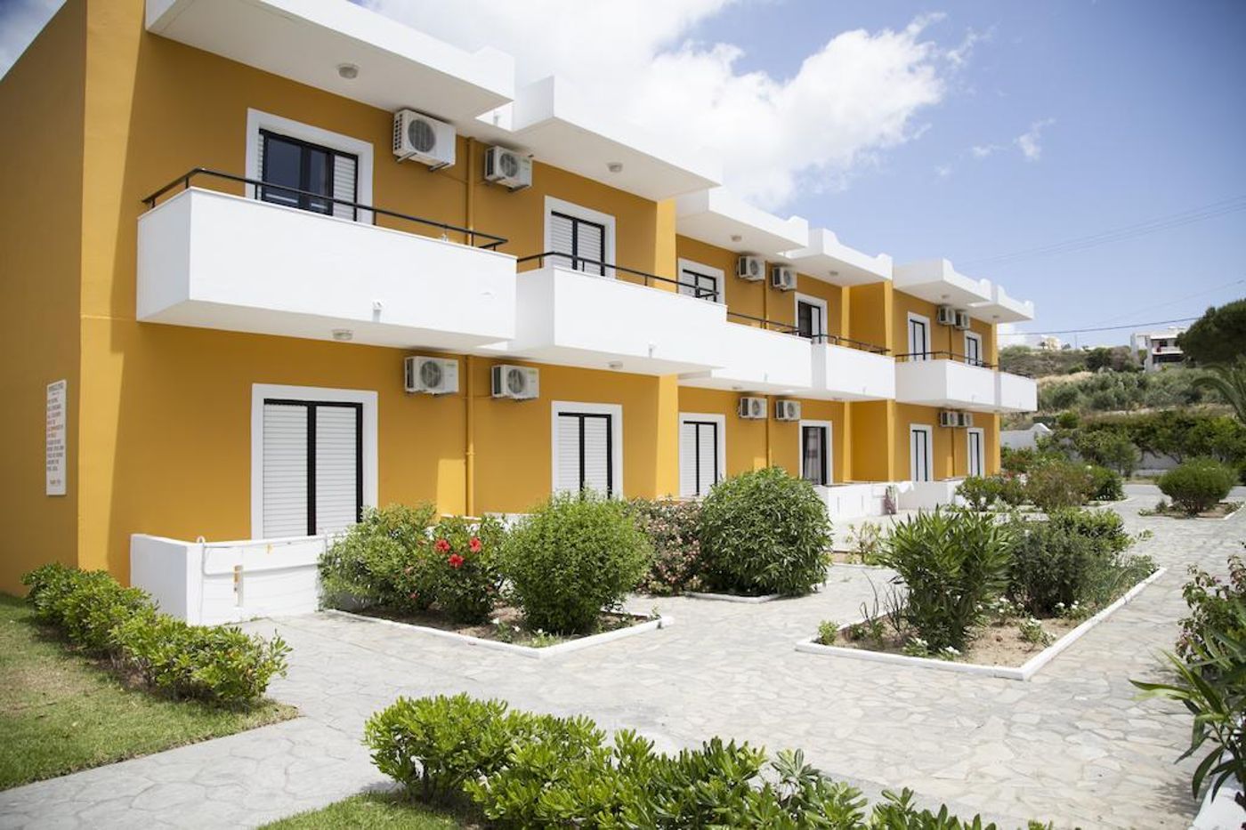 Manolis-Studios-General-view-4