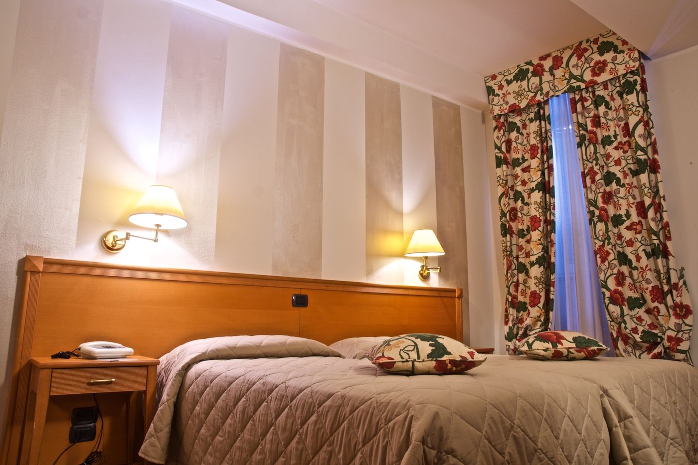 Hotel-La-Luna-Room-15