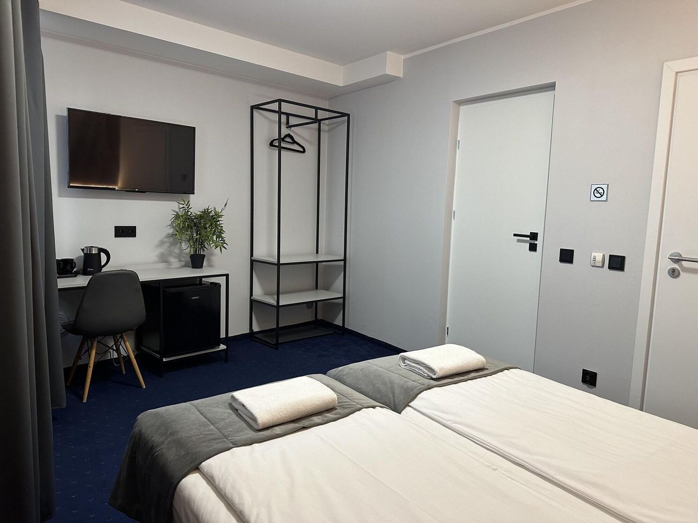 Cube-House-Aparthotel-Room-4