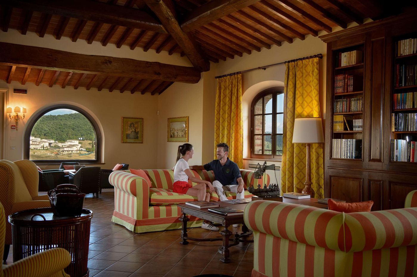 La-Bagnaia-Golf---Spa-Resort-Siena--Curio-Lobby-9