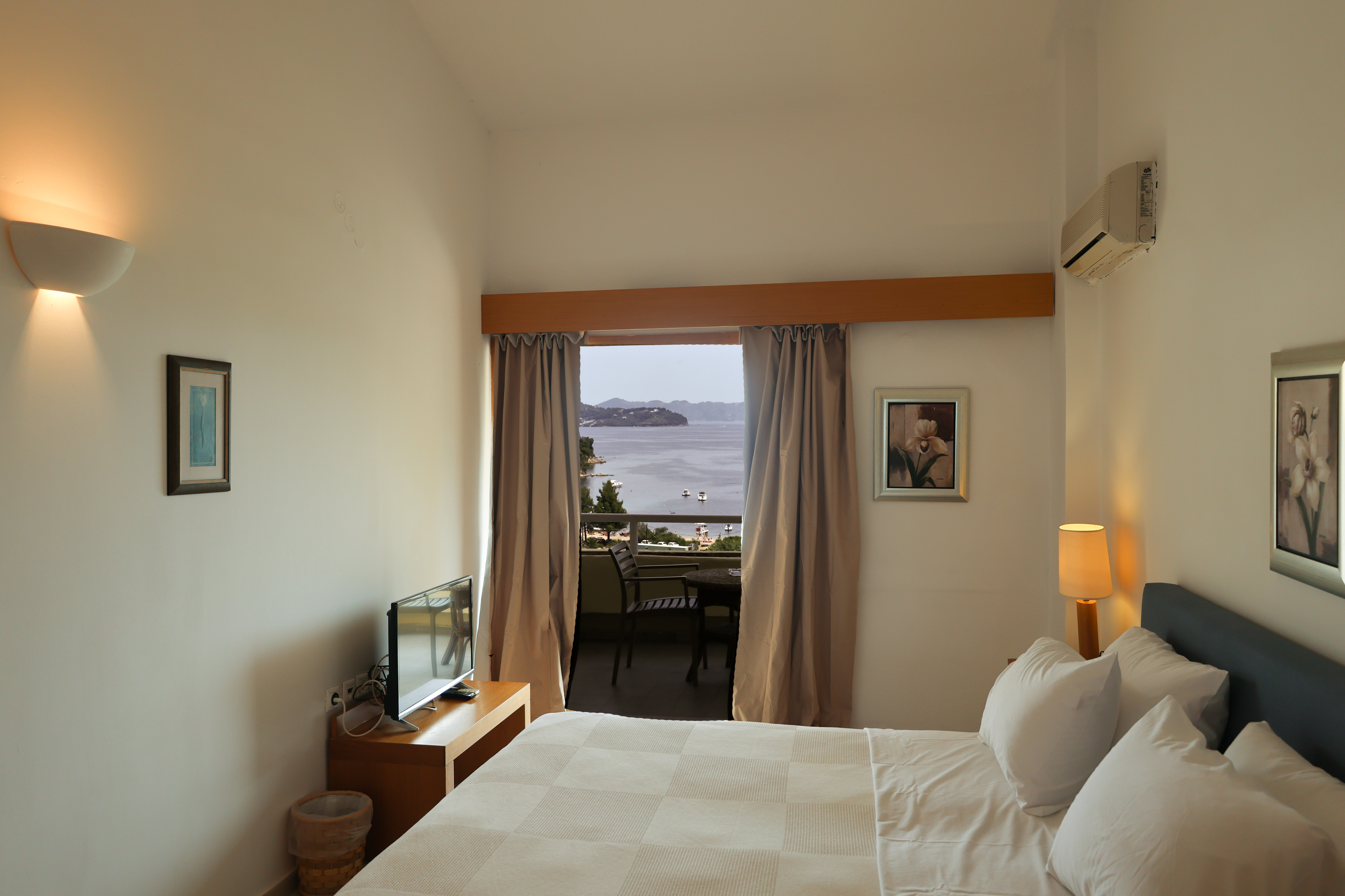 Kanapitsa-Mare-Room-38