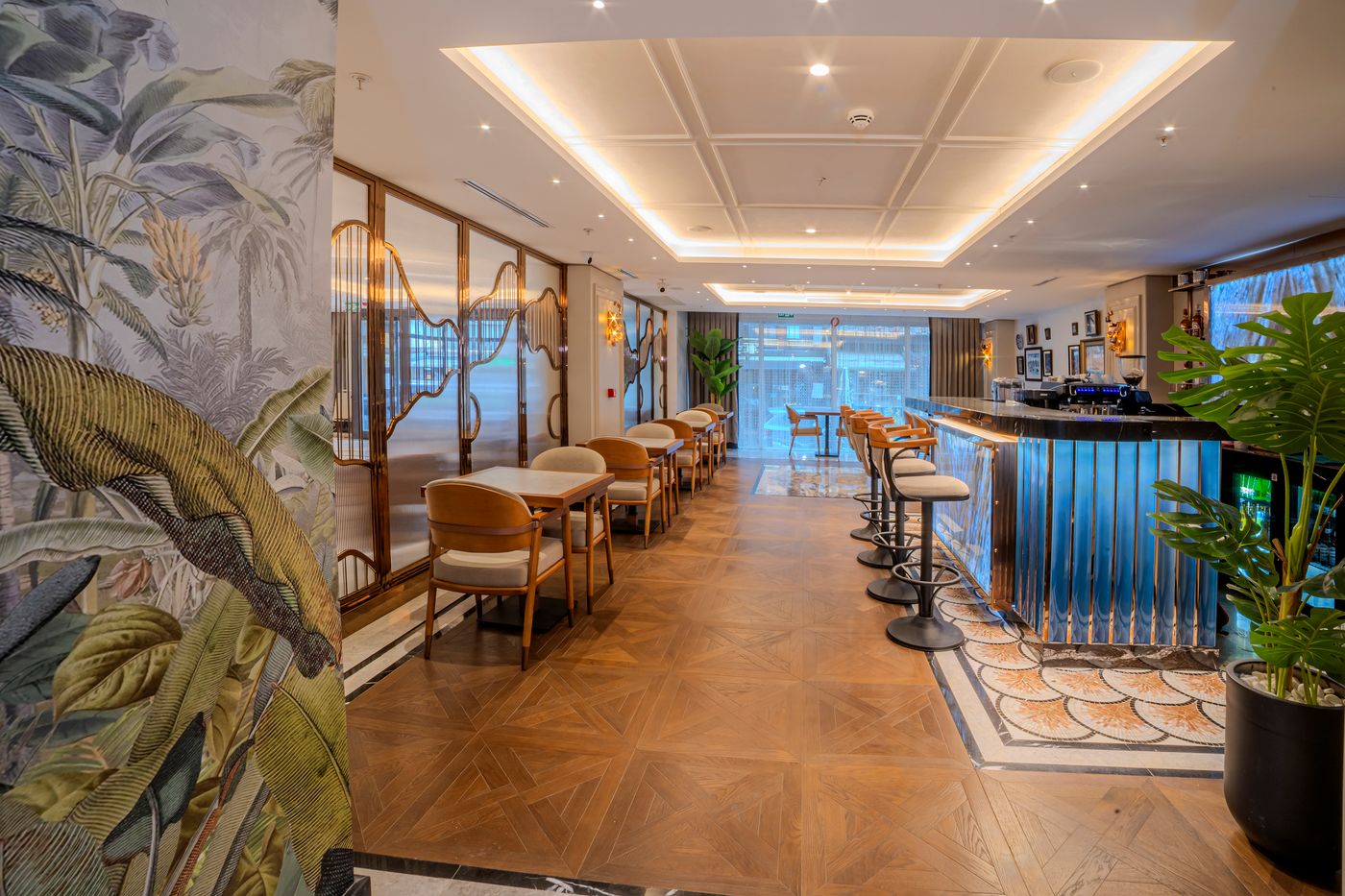 Grand-Hilarium-Hotel-Lobby-18