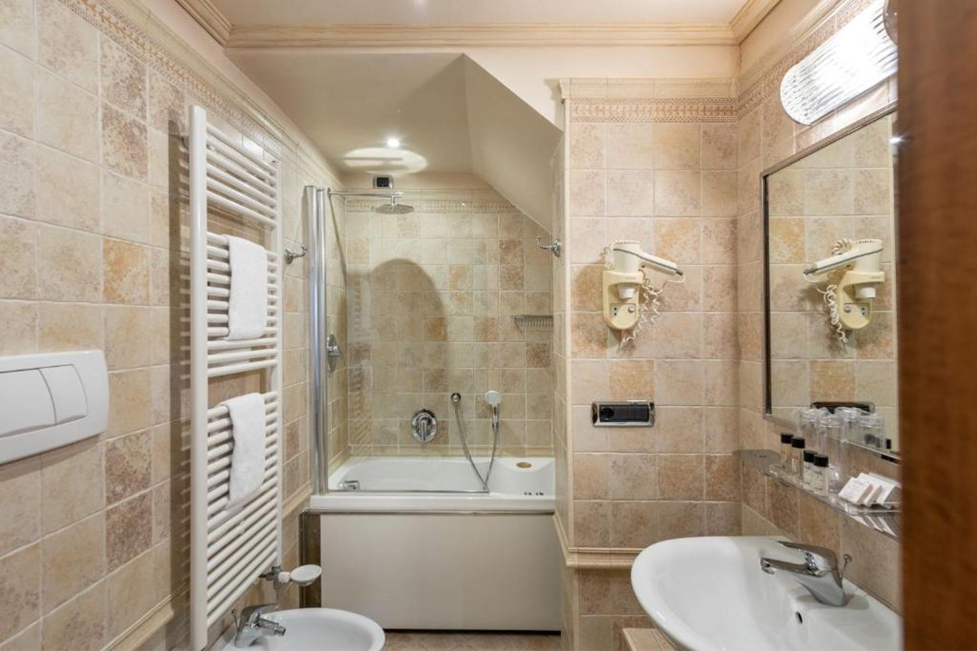 Hotel Montecarlo - Italy - Venezia - Room - 9