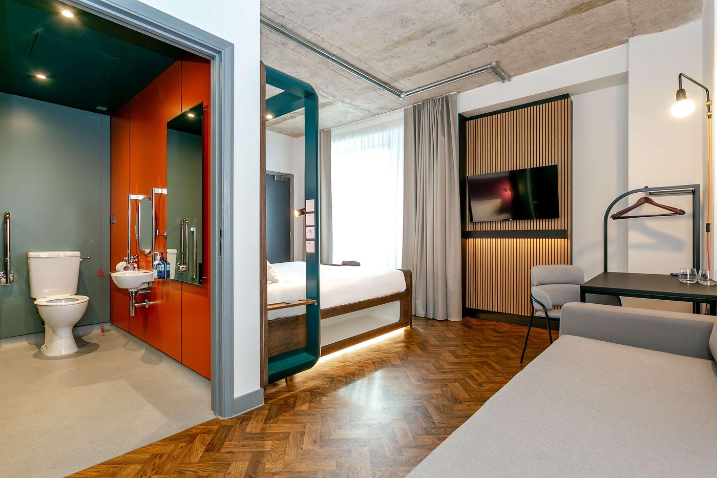 Yotel Manchester Deansgate-United Kingdom-Manchester-Room-8