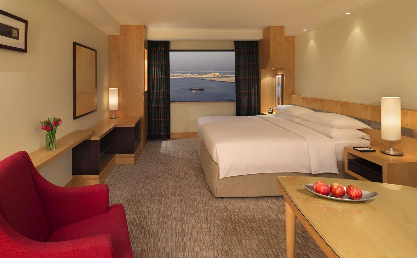 Hyatt-Regency-Dubai-Room-16