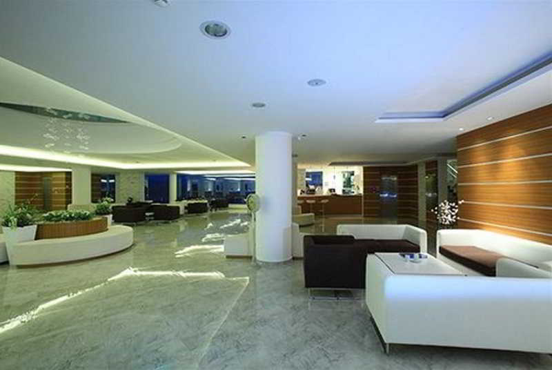 Royal-Arena-Resort-Lobby-14