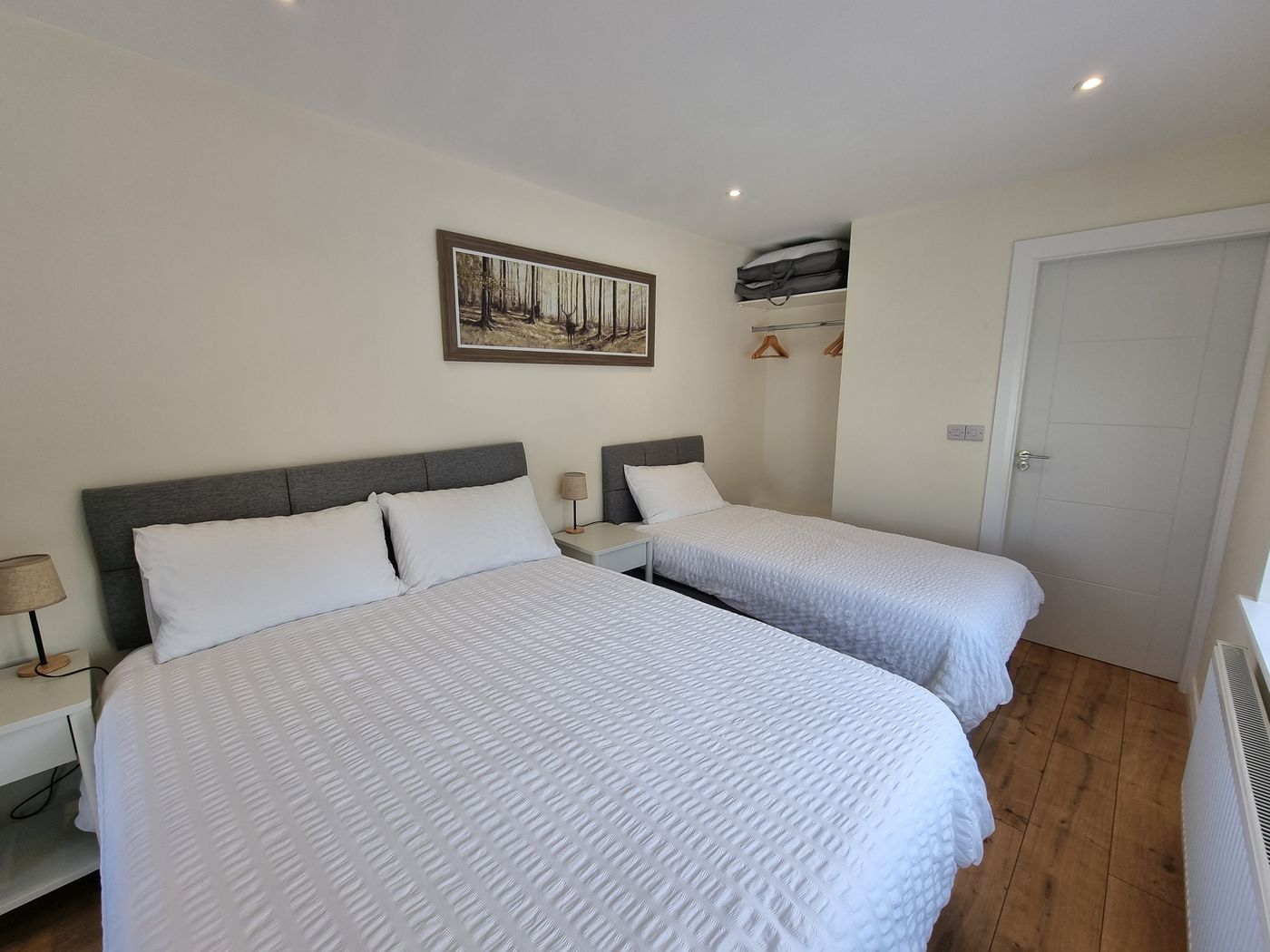 Misty Bay-Ireland-Kenmare-Room-10