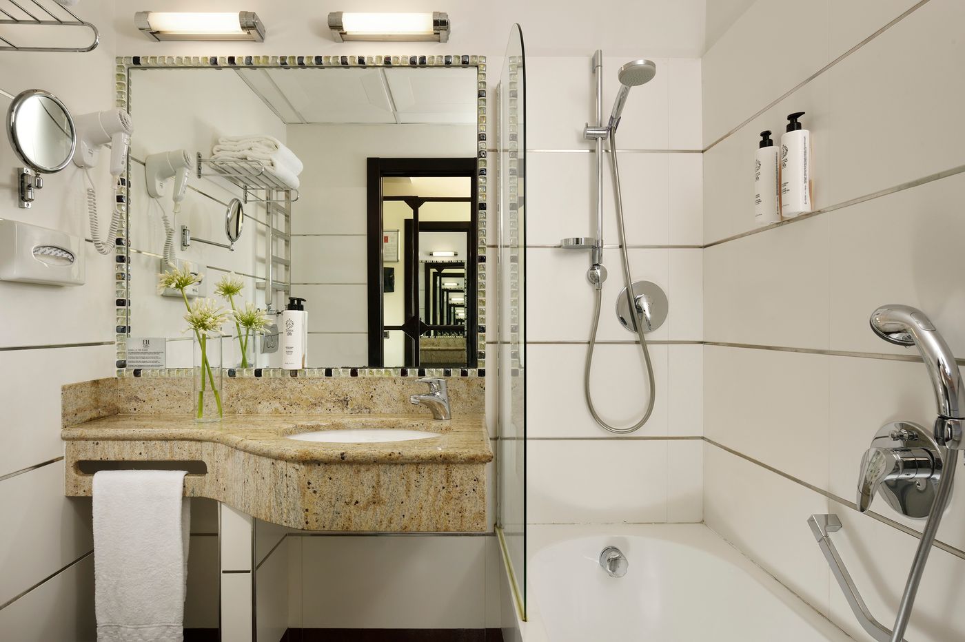 Grand-hotel-Mediterraneo-Room-51