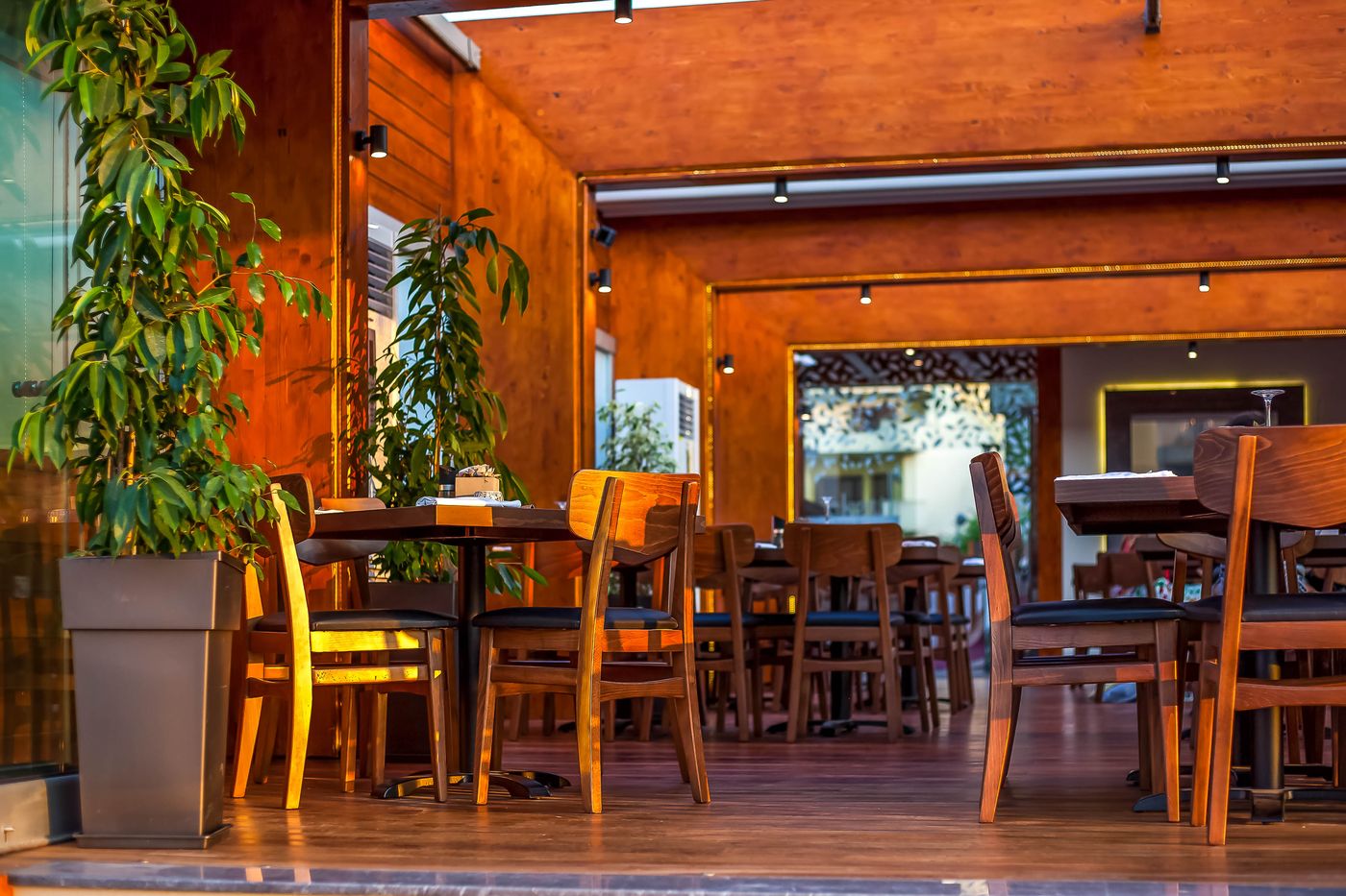 Sunny-Days-Apartments-Restaurant-55