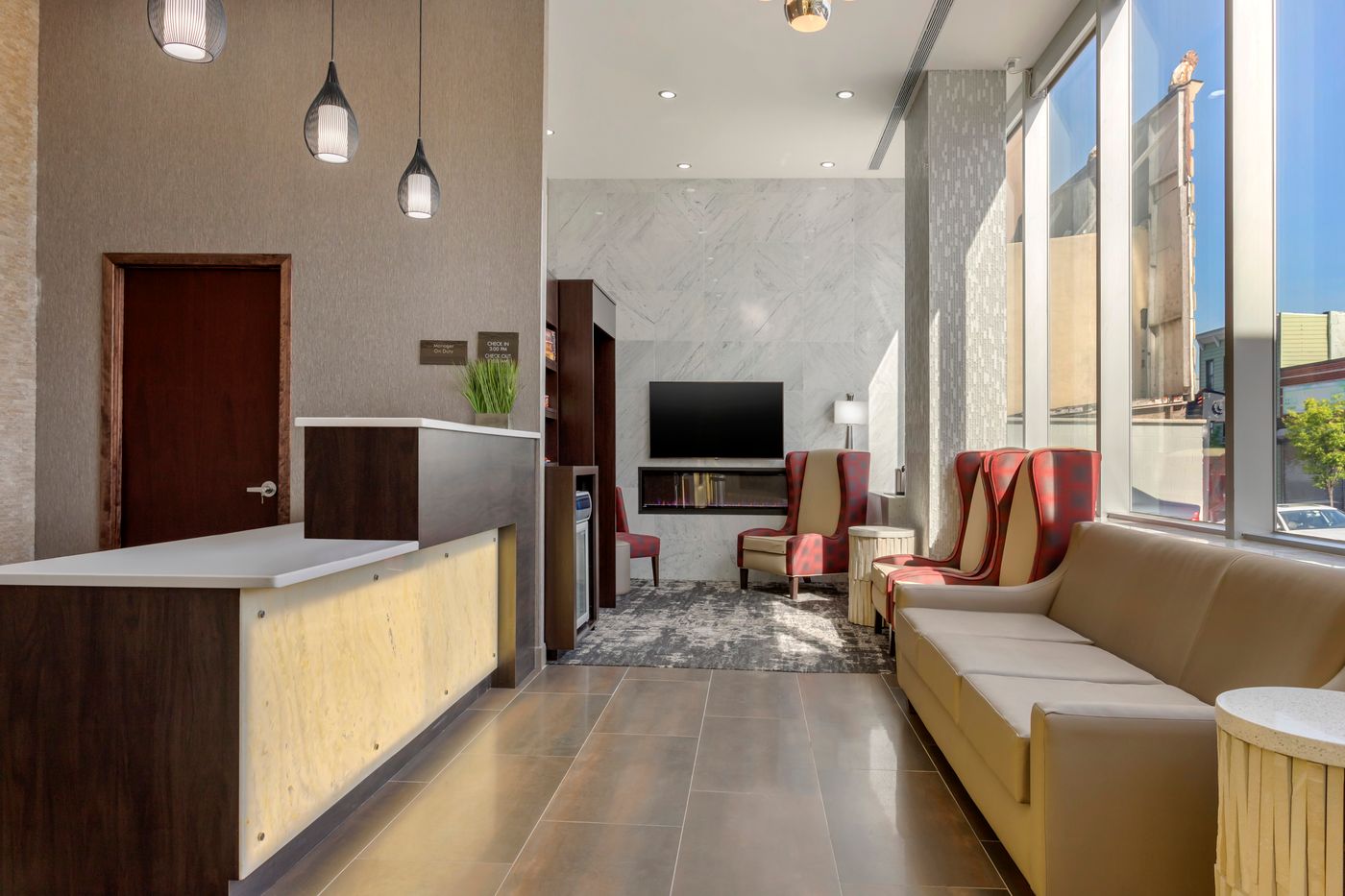 Comfort-Inn-Prospect-Park-Brooklyn-Lobby-14