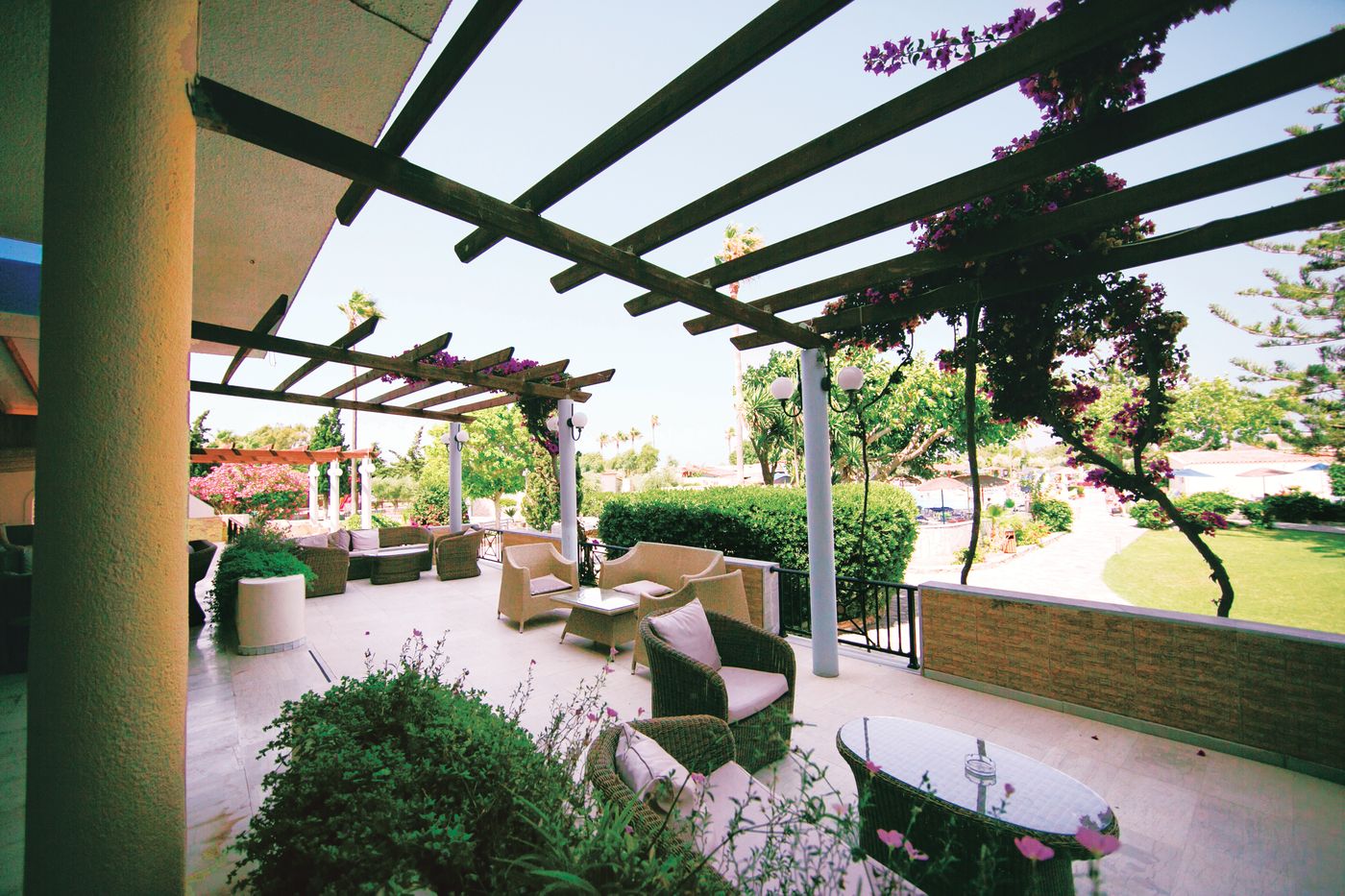 Atlantis-Hotel-Terrace-19