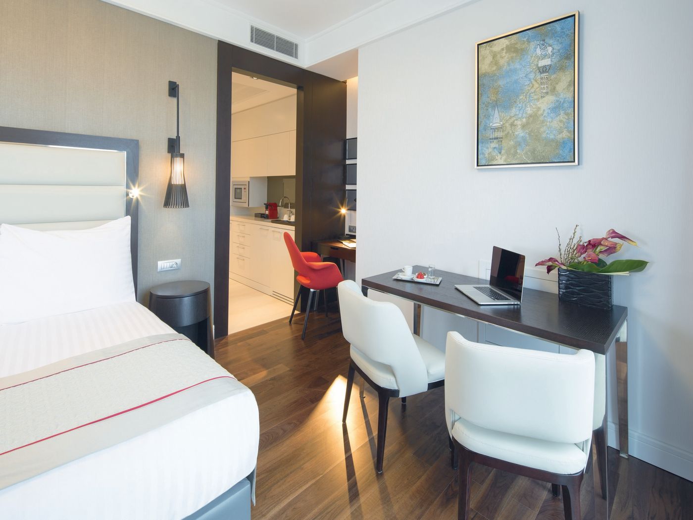 Movenpick-Hotel-Istanbul-Golden-Horn-Room-8