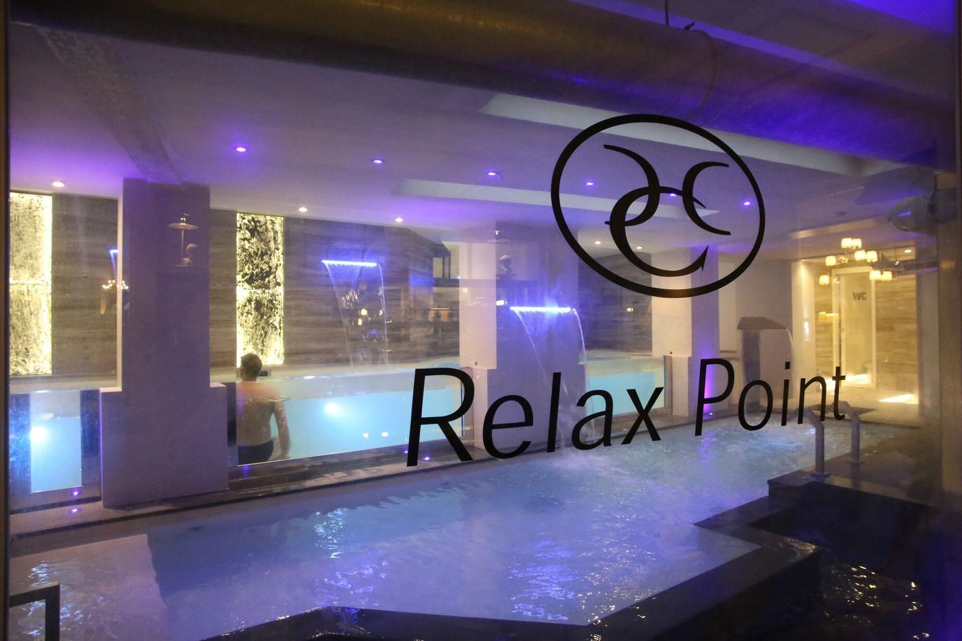 Columbia-Charming-Spa-Sports-and-Entertainment-98