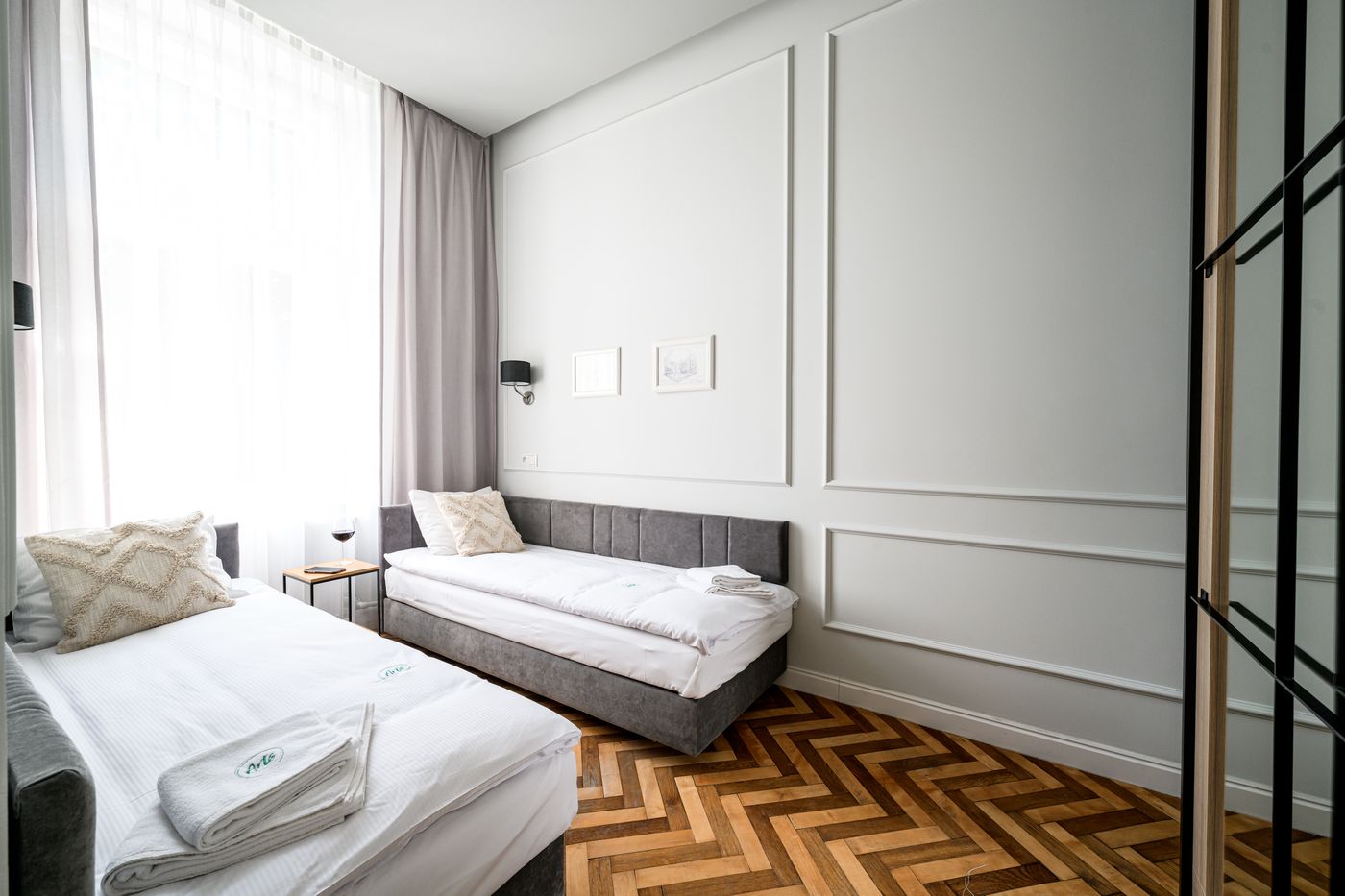 Arts-Apartments-Room-26