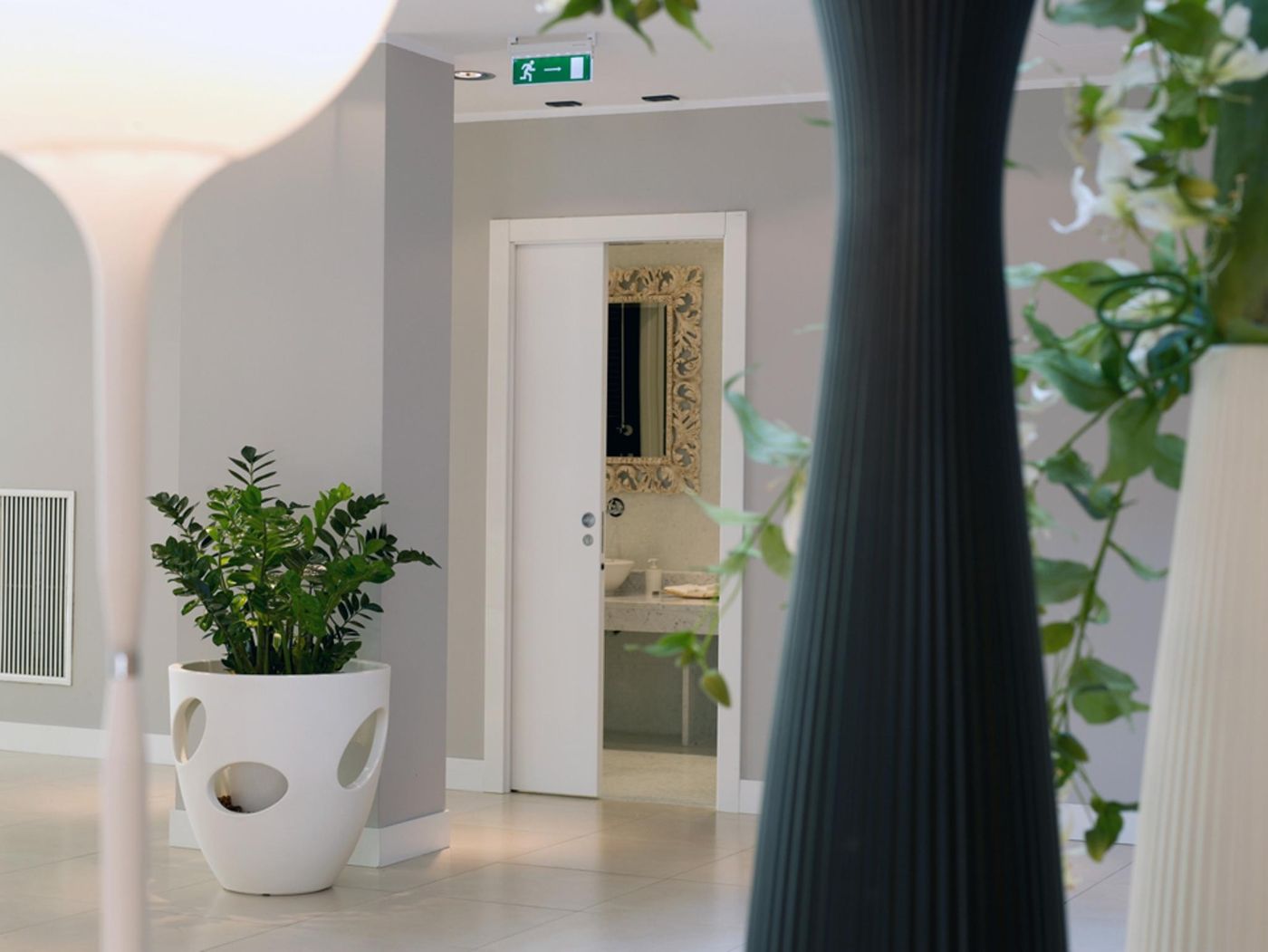 iH-Hotels-Milano-Watt-13-Lobby-6