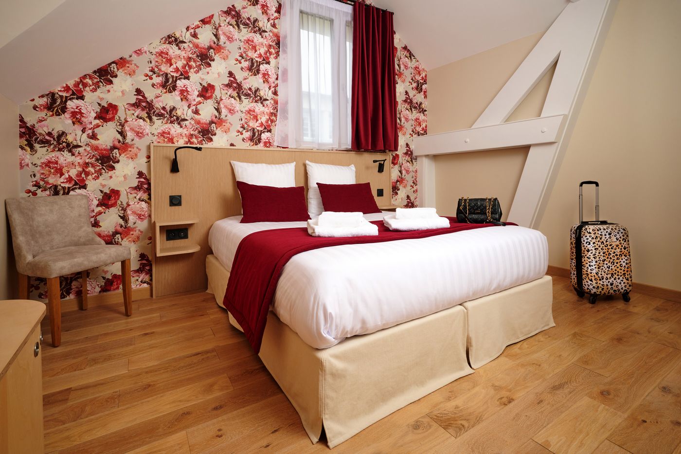 VLH-Paris-Montparnasse-Eiffel-Room-8