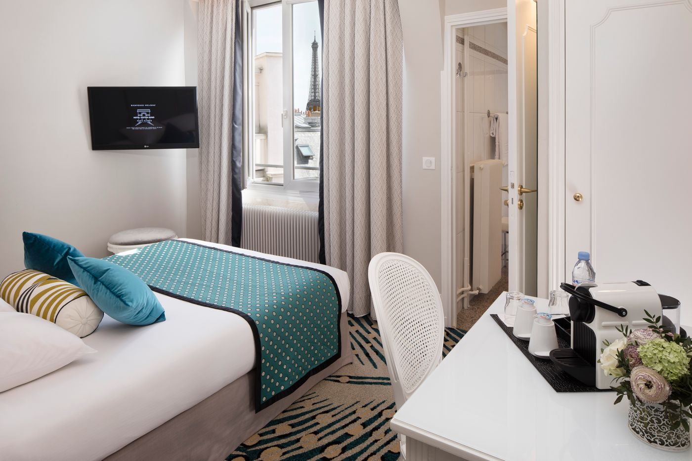 Hotel-Victor-Hugo-Paris-Kleber-Room-24