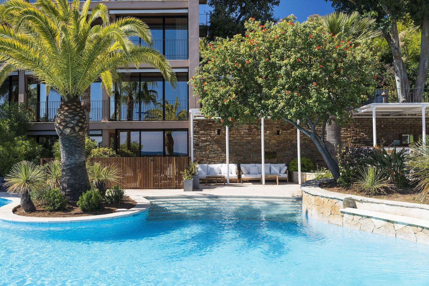 Hotel-Le-Bailli-de-Suffren-Sports-and-Entertainment-1