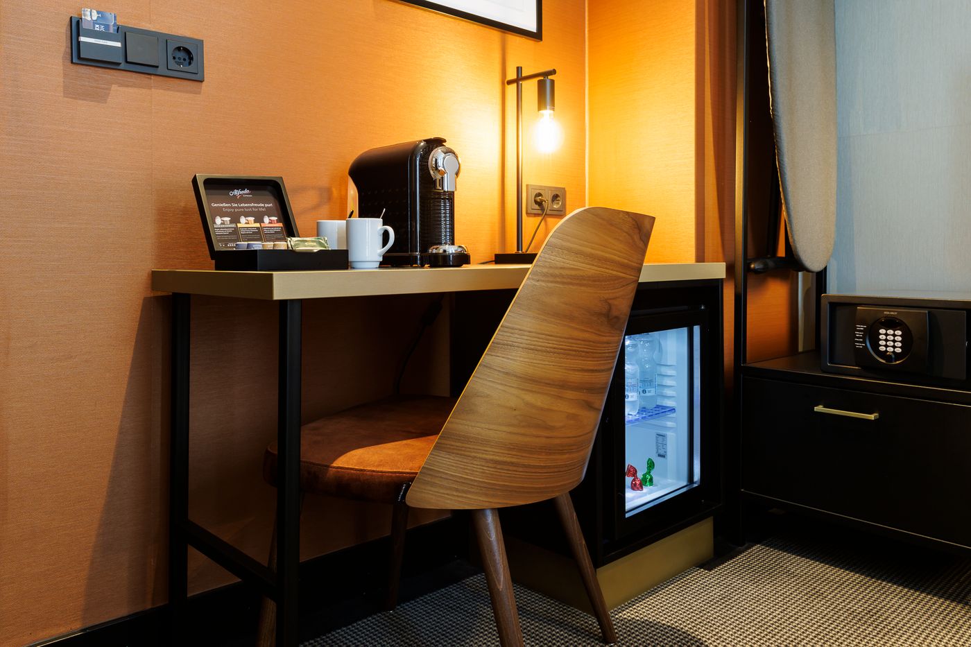 Huygens-Place-Room-39