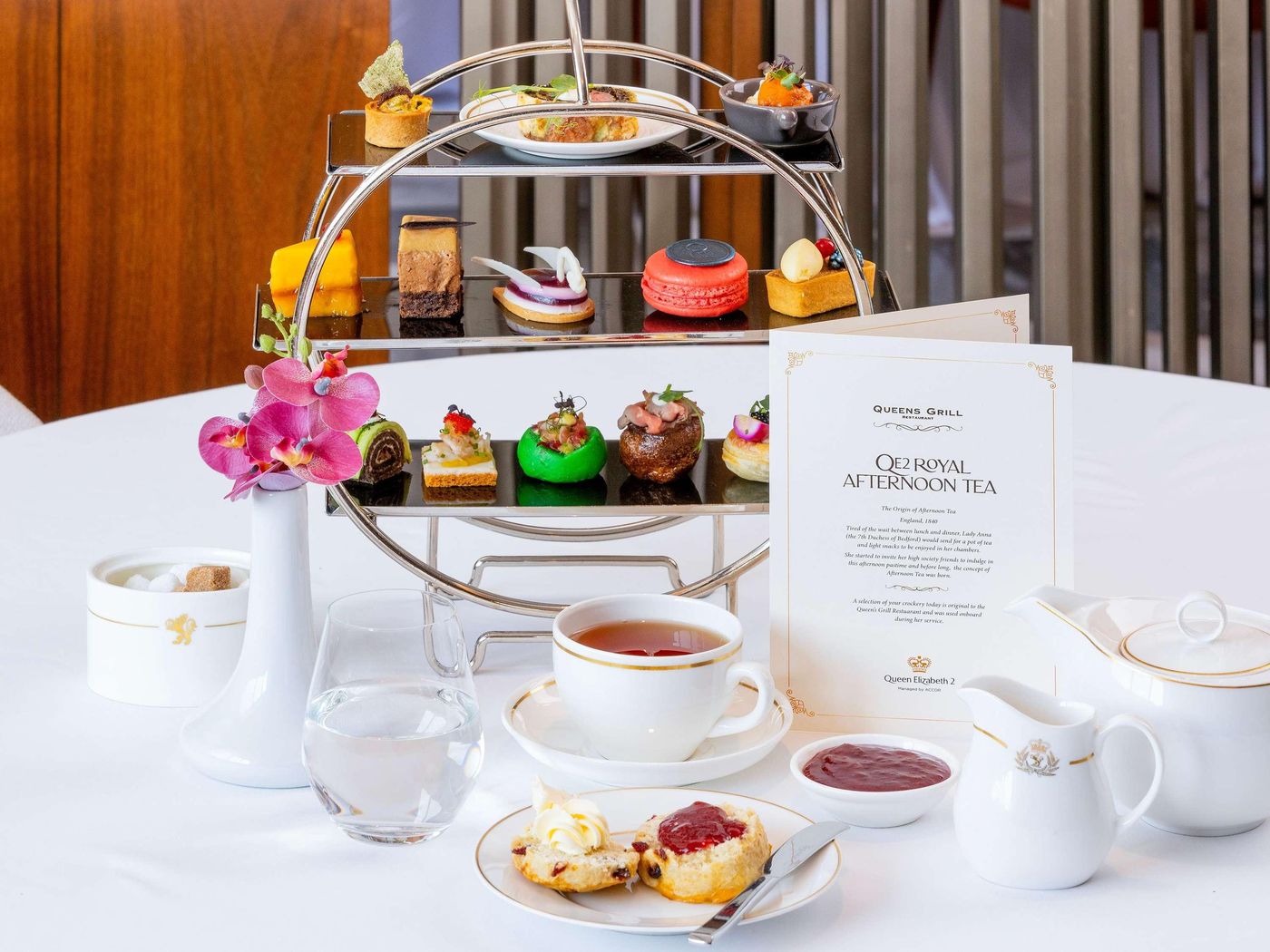 Queen-Elizabeth-2-Hotel-Restaurant-50