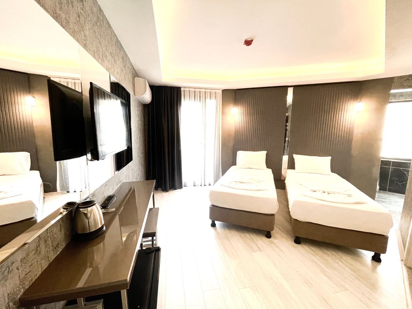 Emilia Boutique Hotel