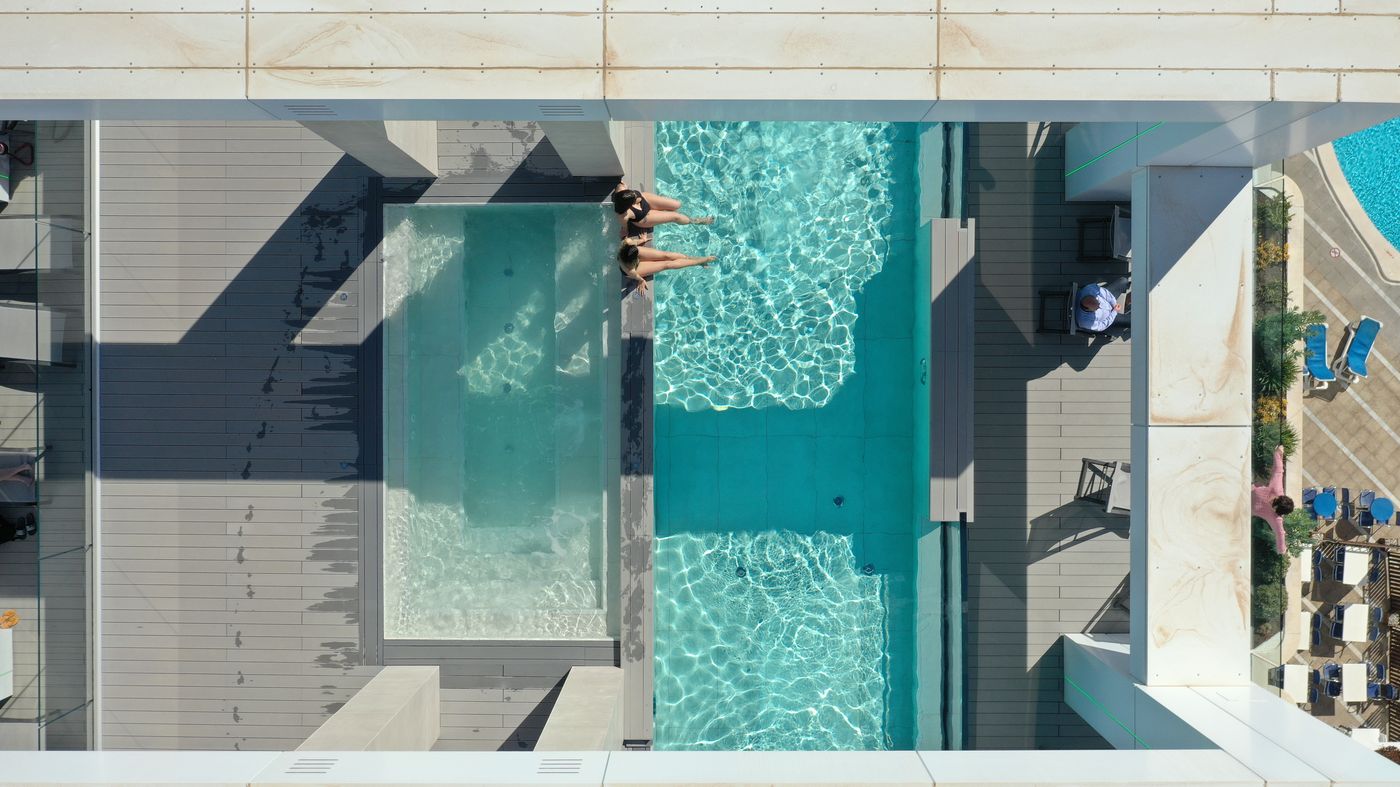 Olympus-Palace-Hotel-Pool-7