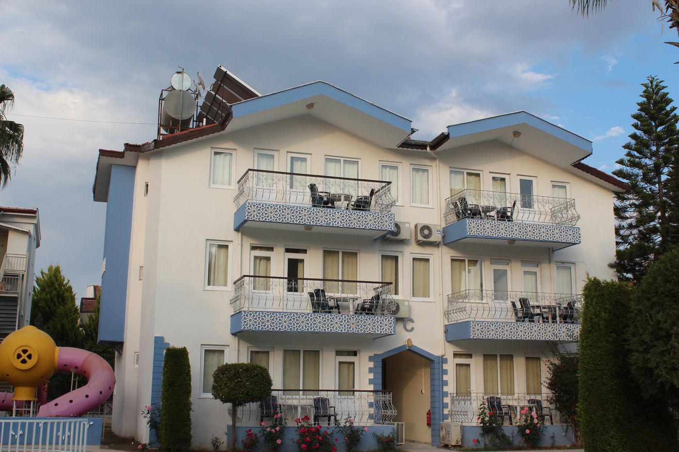 Side-Papaya-Apart-Hotel-General-view-11