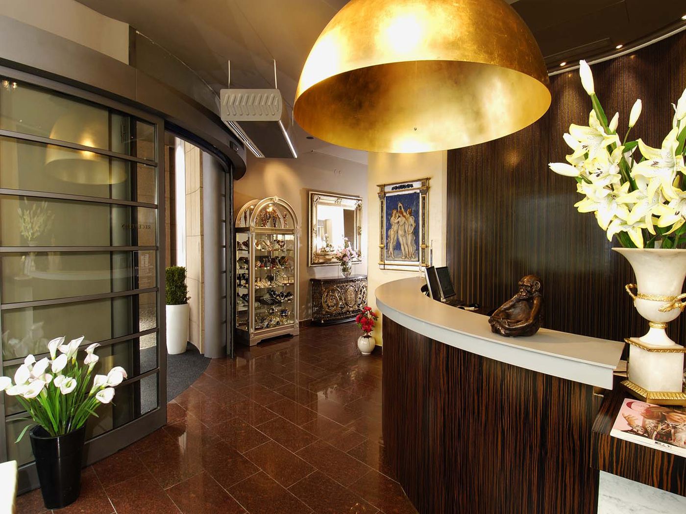 EA-Hotel-Crystal-Palace-Lobby-2