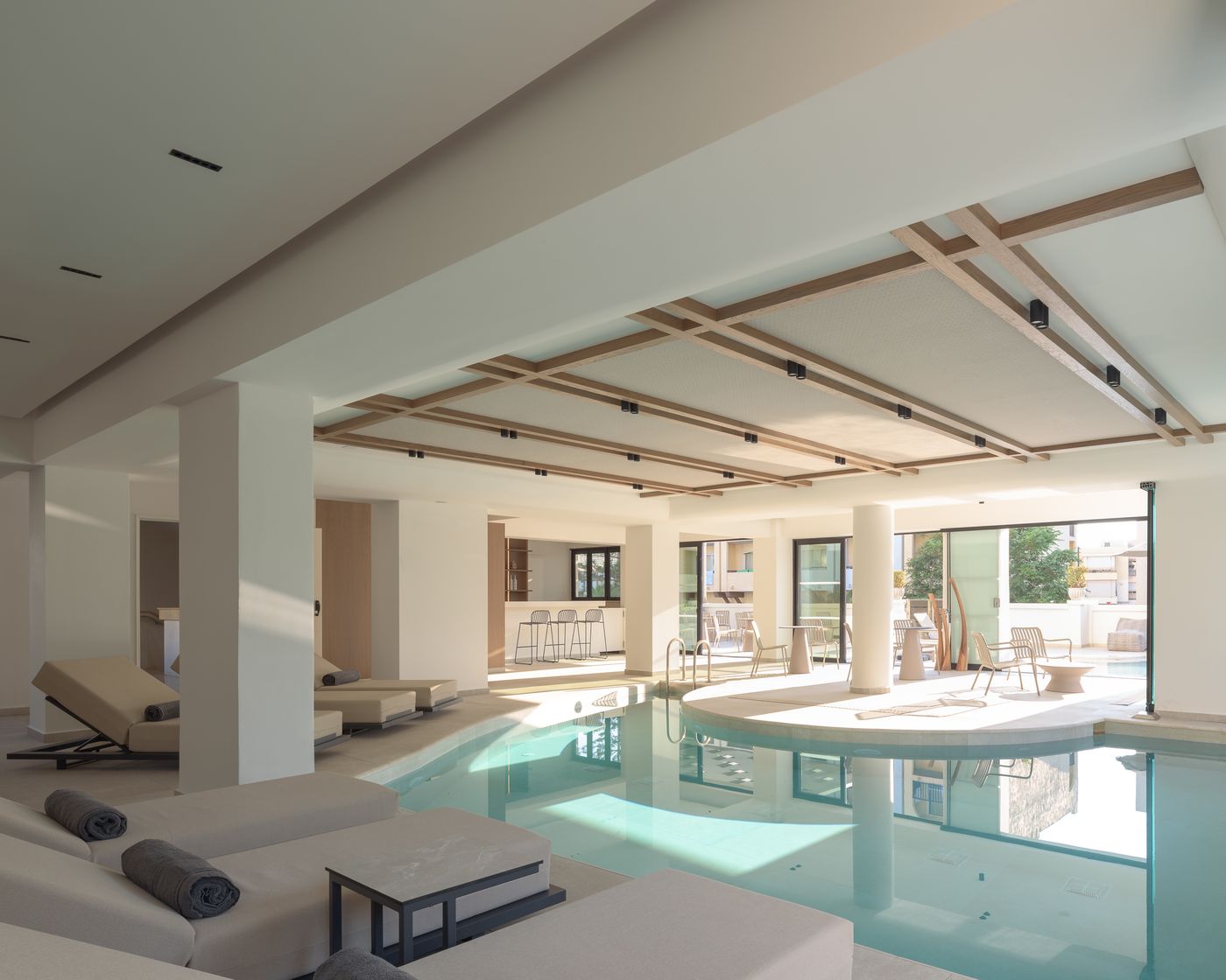 Theartemis-Palace-Pool-82