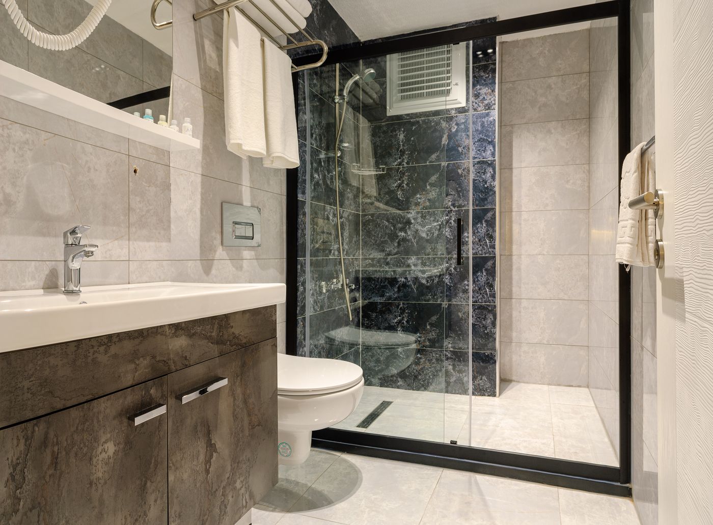 La-Mia-Suites-Room-21