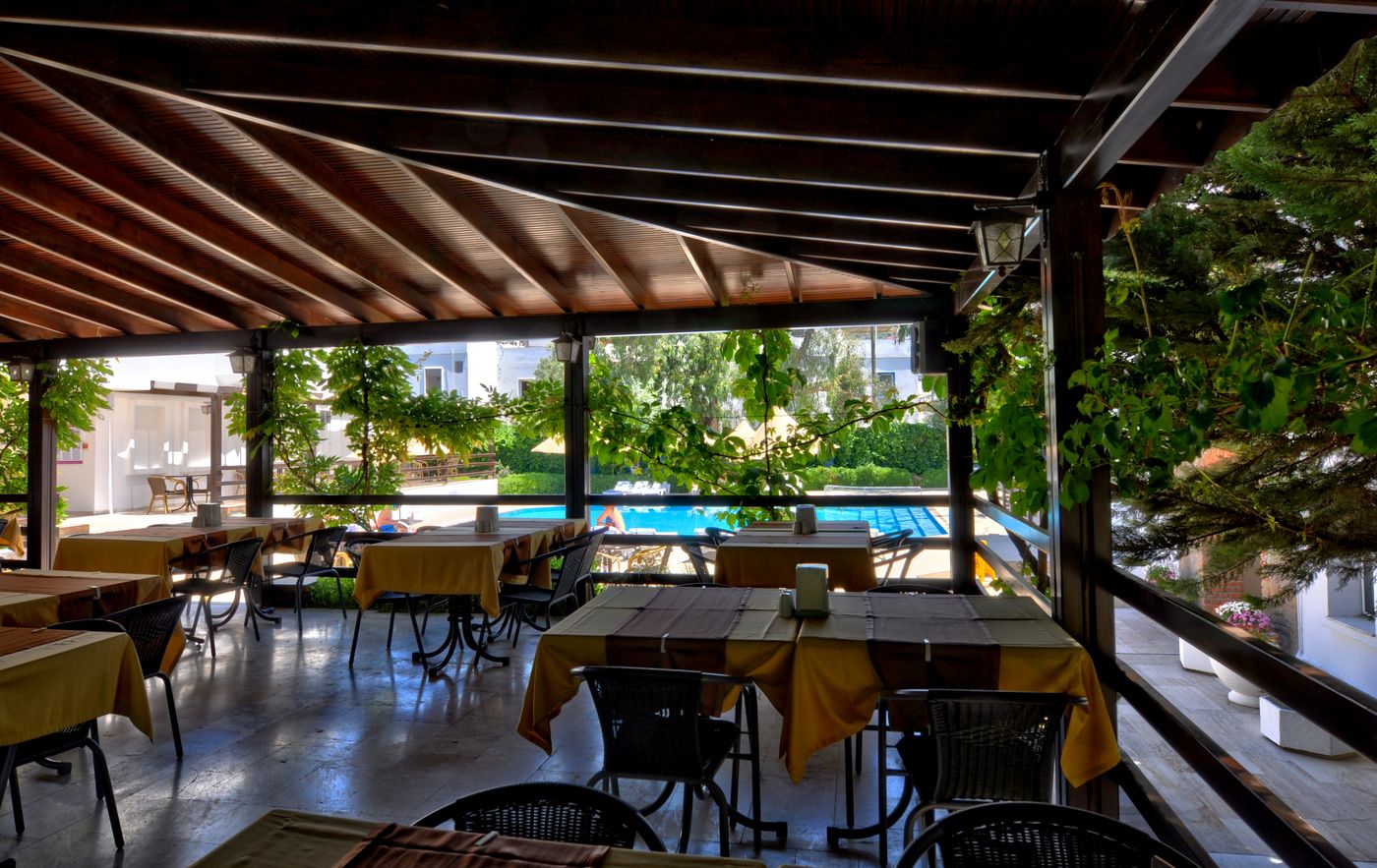 Atrium-Restaurant-25