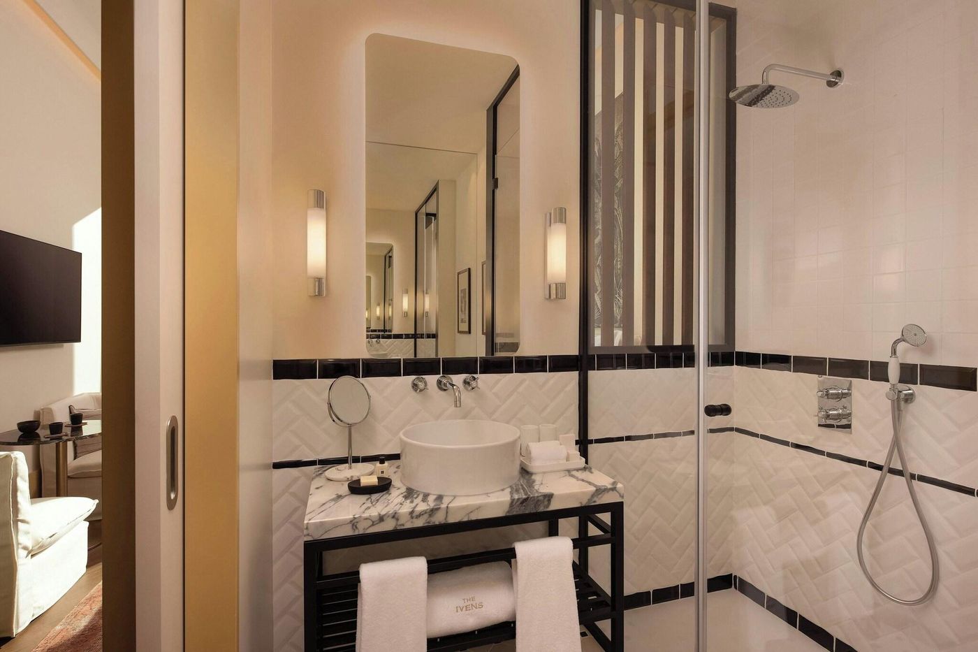 The-Ivens-Autograph-Collection-Room-38