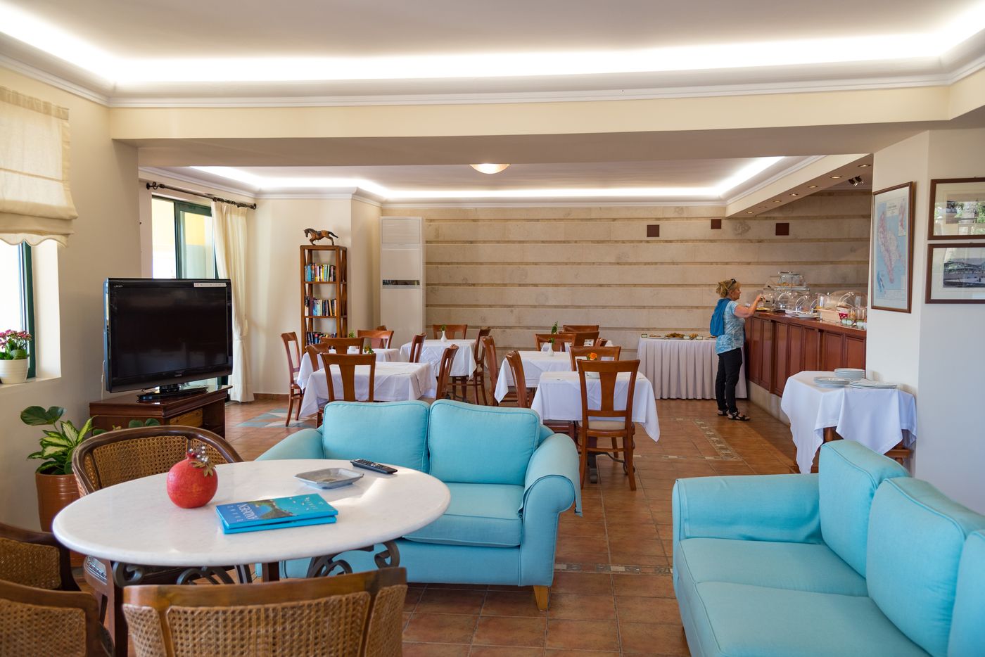 Andreolas-Luxury-Suites-Lobby-44