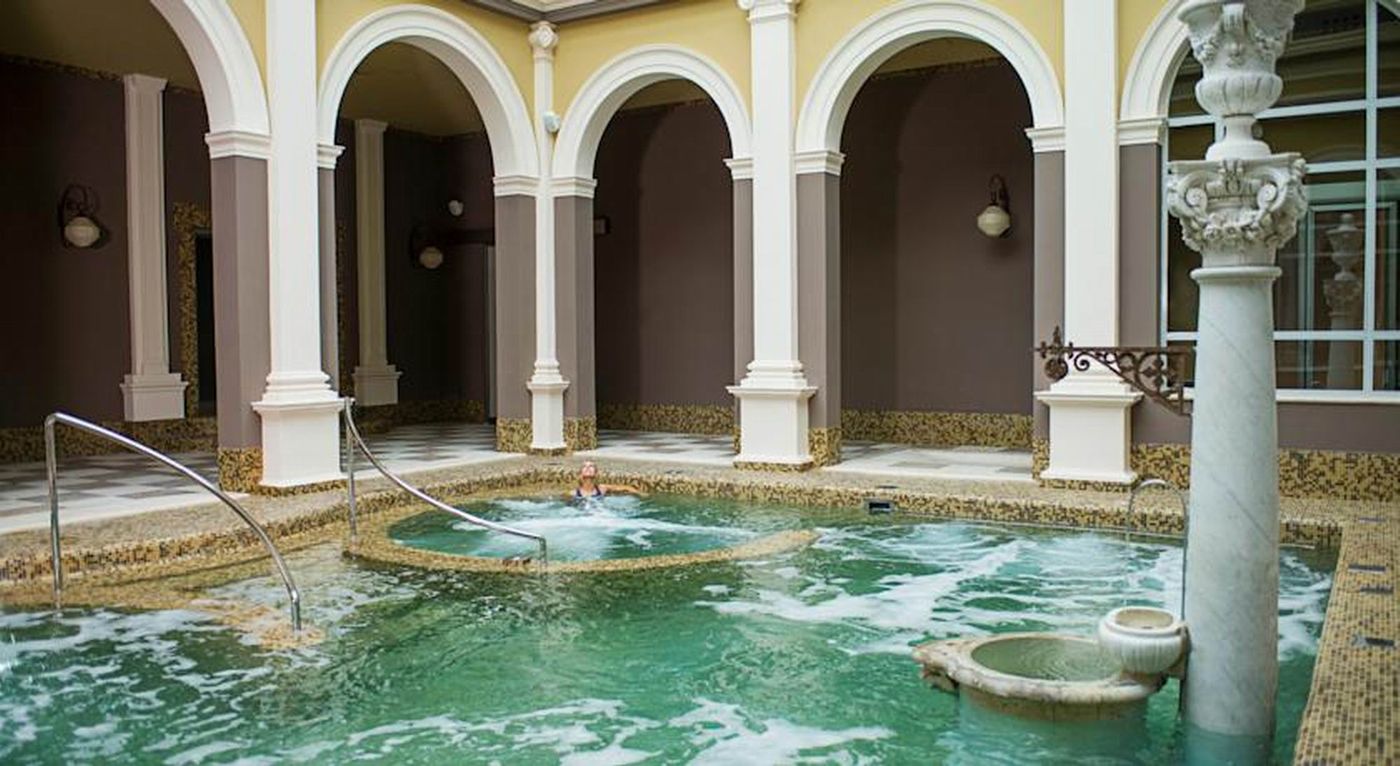 Bagni-di-Pisa-Palace-and-Thermal-Spa-Sports-and-Entertainment-27