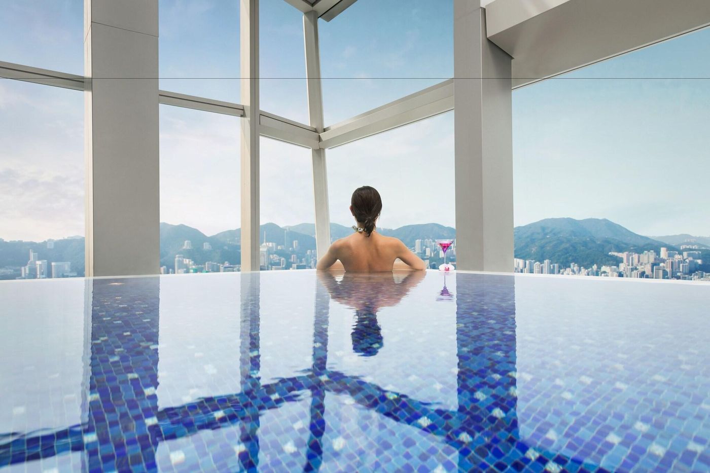 The-Ritz-Carlton--Hong-Kong-Pool-77