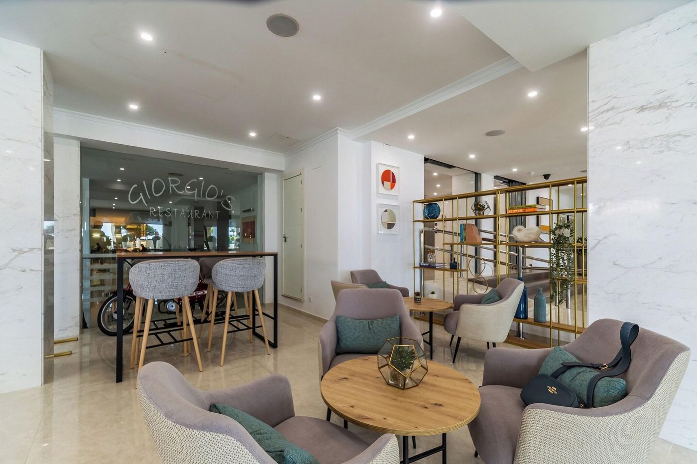 Las-Arenas-Affiliated-by-Melia-Lobby-53