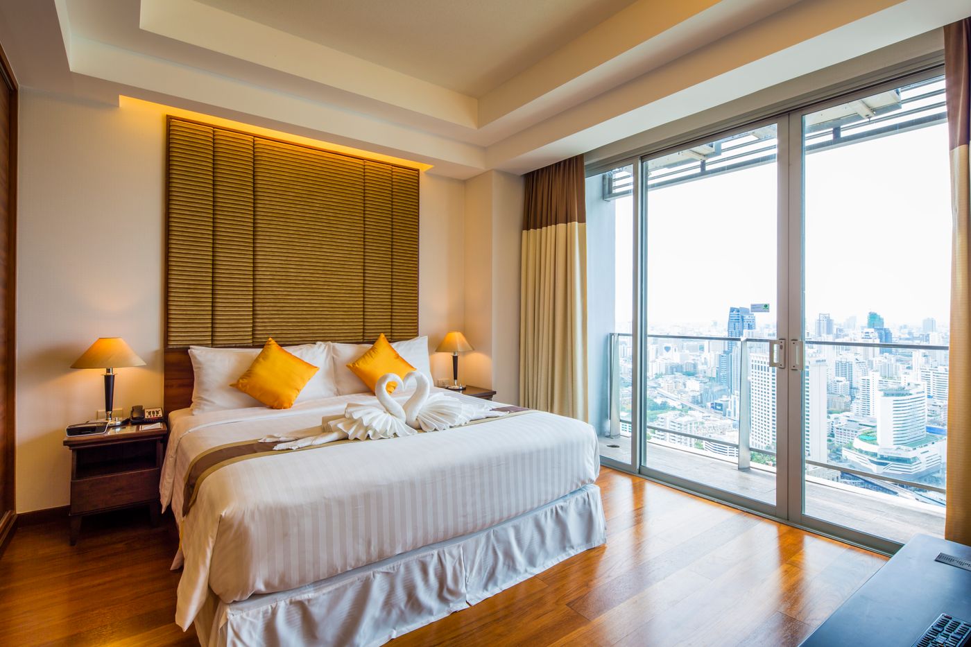 Column-Bangkok-Room-17