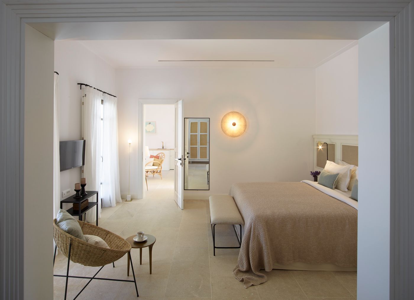 Bonzoe-Suites---Villas-Room-32