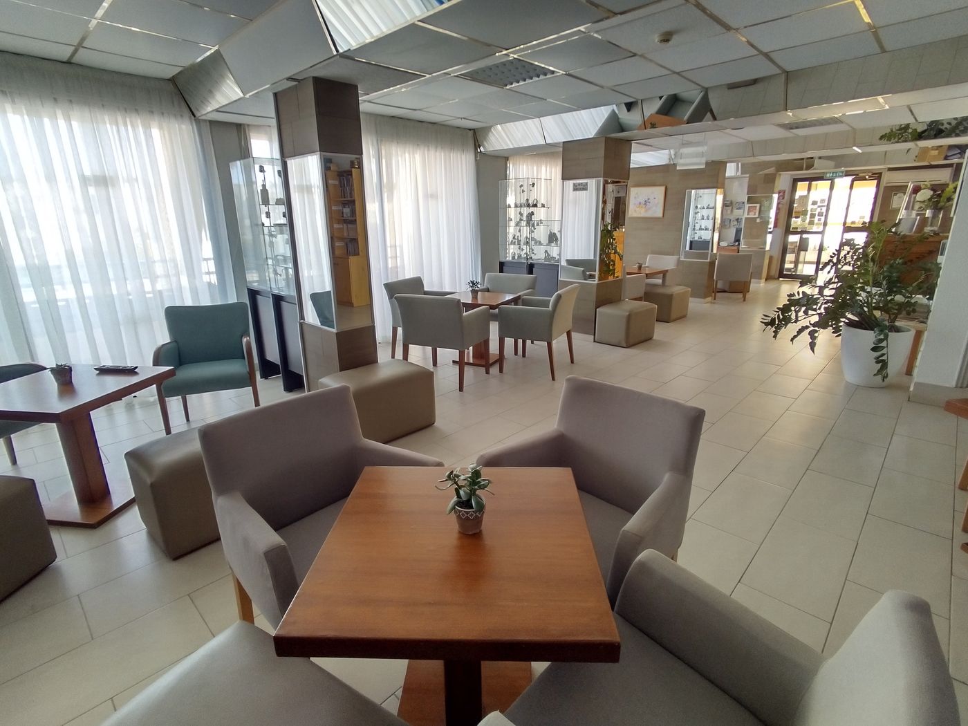 Napa-Prince-Apartments-Lobby-29